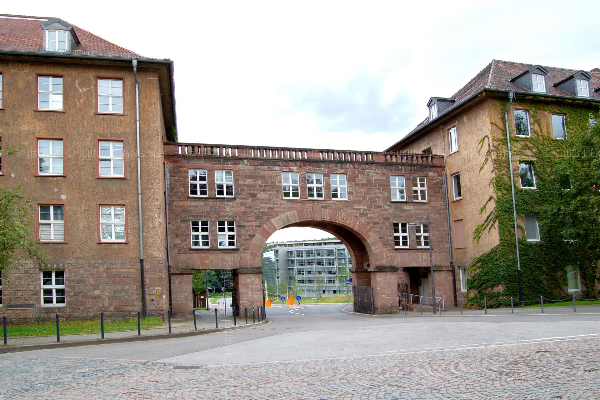 薩爾大學(xué)